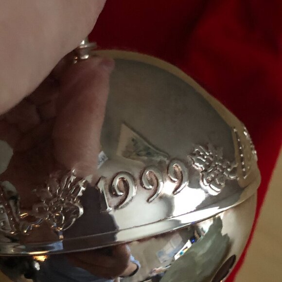 Wallace Silversmiths 1999 Silver Sleigh Bell - 29th Limited Edition Annual - Picture 3 of 11
